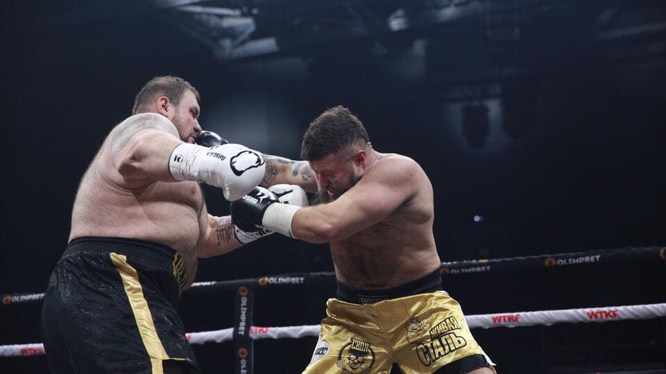 Падение «Большого Папы» на ринге «TOTALBOX» Падение «Большого Папы» на ринге «TOTALBOX»