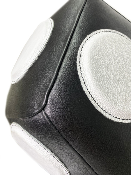 Подушка боксерская Г-образная с мишенями TOTALFIGHT кожа, черн/бел, 40*60*46